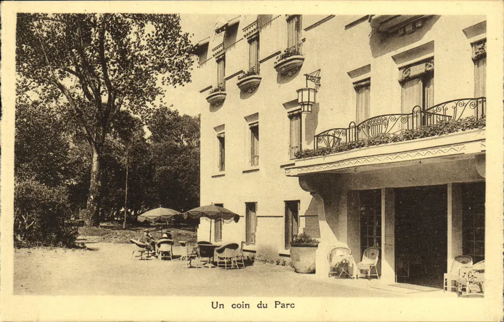 Ein Teil des Parks — Hôtel du Chalet — Saint-Brévin-l'Œcéan (Loire-Inférieure) - Vorderseite