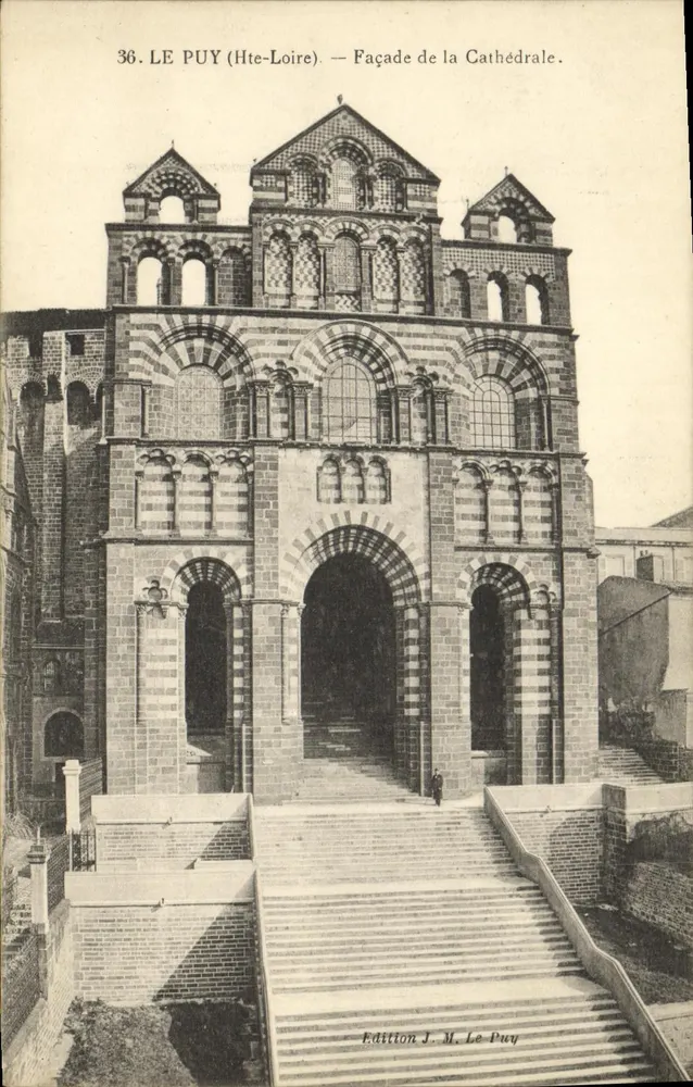 Le Puy (Hte-Loire) — Fachada da Catedral — Edição J. M. Le Puy - Frente