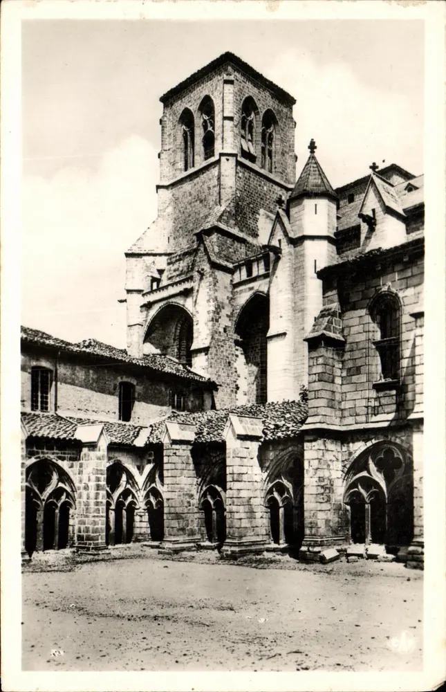 Alte Abtei - Die südliche Turm und der Cloister — LA CHAISE-DIEU (alt. 1100 m.) - Vorderseite