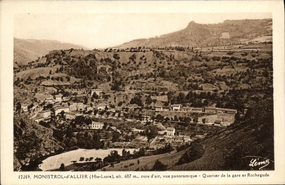Monistrol-d'Allier (Haute-Loire) — Panoramablick auf das Bahnhofsviertel und Rochegude — Verlag Lemz, Nr. 12269 - Vorderseite