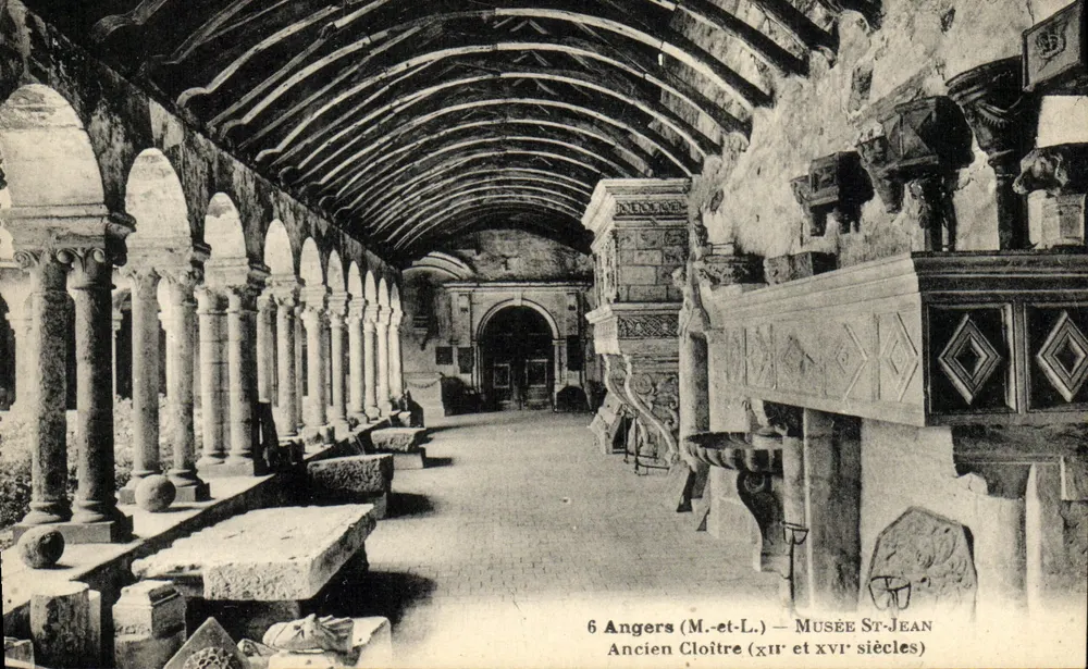 Antigo Claustro — Museu São João — Angers (M.-et-L.) - Frente