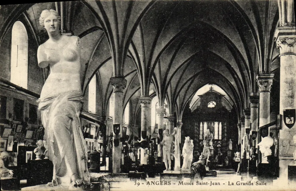 Angers - Musée Saint-Jean - La Grande Salle — Verlag Ducardon & Pérenelle, Nr. 39 - Vorderseite