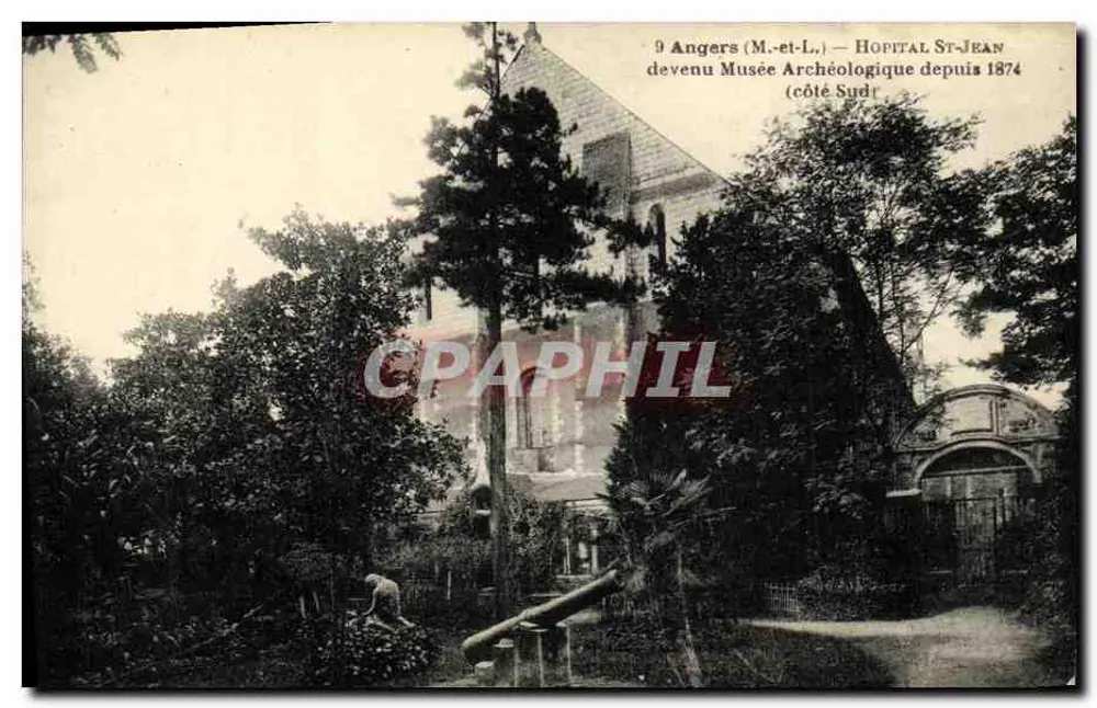 Angers (M.-et-L.) — Krankenhaus St-Jean, seit 1874 zum Archäologischen Museum umgewandelt — Südseite - Vorderseite