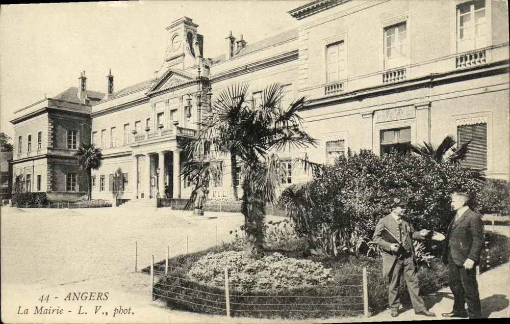 Angers — La Mairie — L. V., fot. - Voorkant