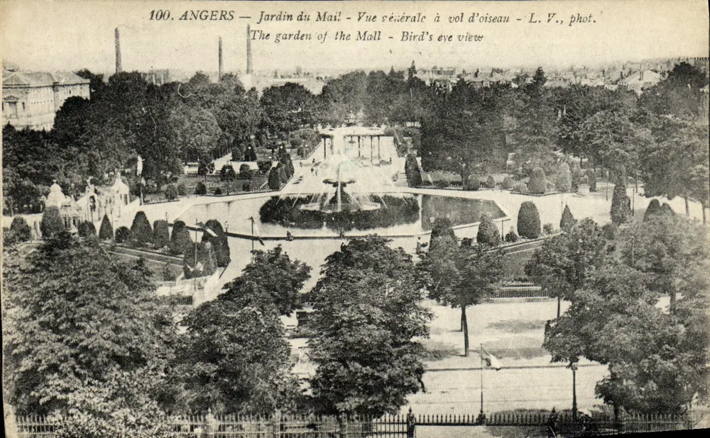 Angers — Jardin du Mail — Allgemeiner Vogelblick — L. V., phot. - Vorderseite