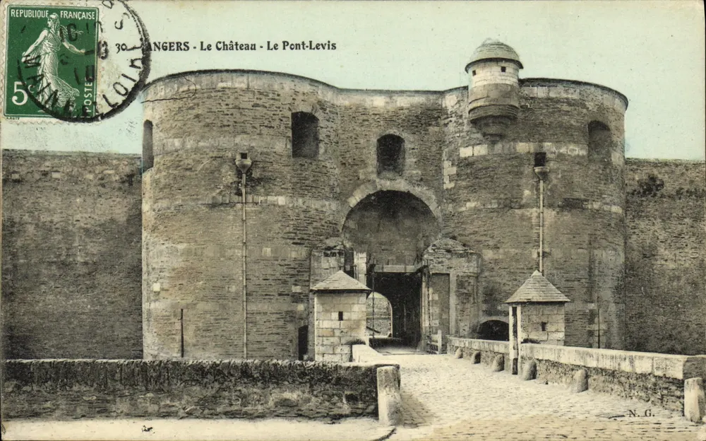 Angers - O Castelo - O Pont-Levis — N.G. editor - Frente