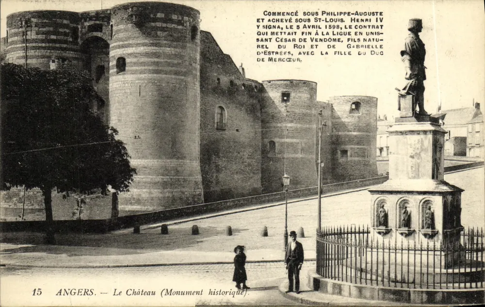 Angers — O Castelo (Monumento Histórico) — Editor não identificado, n° 15 - Frente