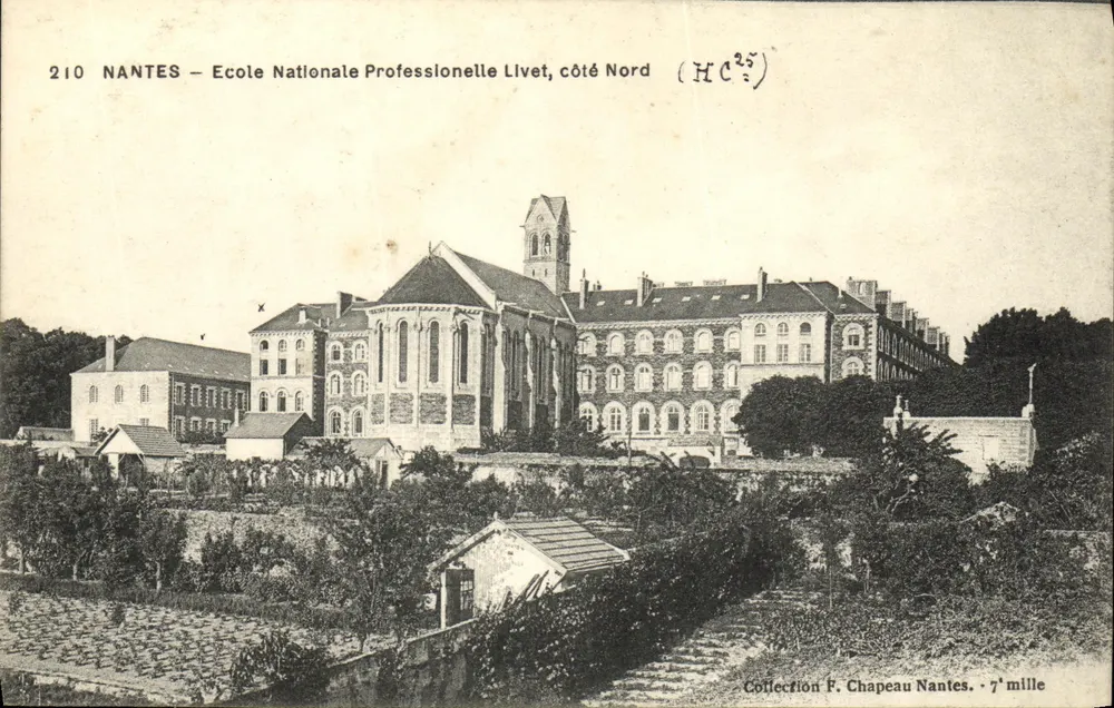 NANTES — Nationale Fachschule Livet, Nordseite — Sammlung F. Chapeau Nantes - Vorderseite