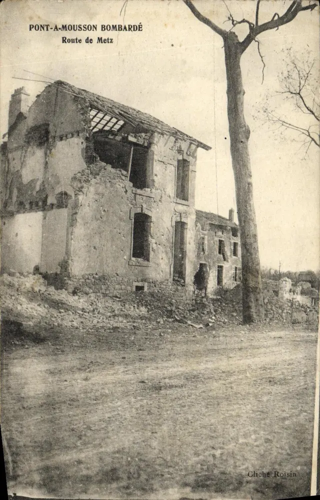 Pont-a-Mousson bombardiert — Route nach Metz — Foto Roisin - Vorderseite