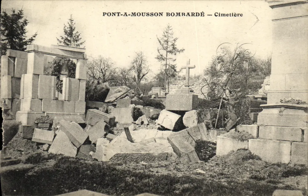 Pont-a-Mousson bombardé — Cimetière — Chehé Roisin - Recto