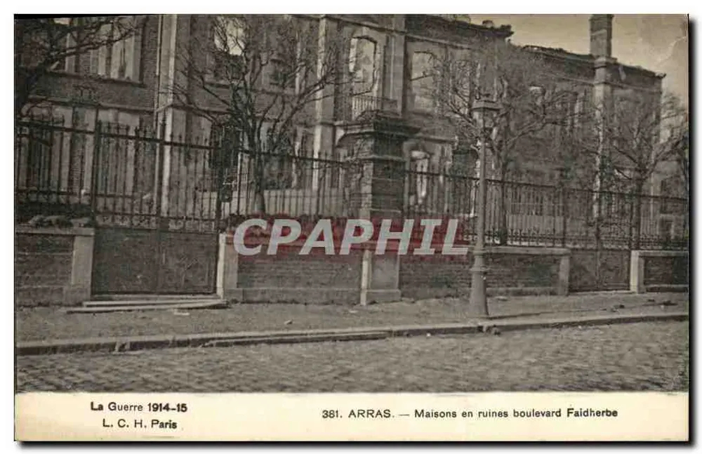 Arras — Zerstörte Häuser am Boulevard Faidherbe — L. C. H. Paris, n° 381 - Vorderseite