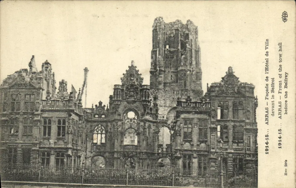 Arras — Fassade des Rathauses vor dem Krieg — 31. Serie - Vorderseite