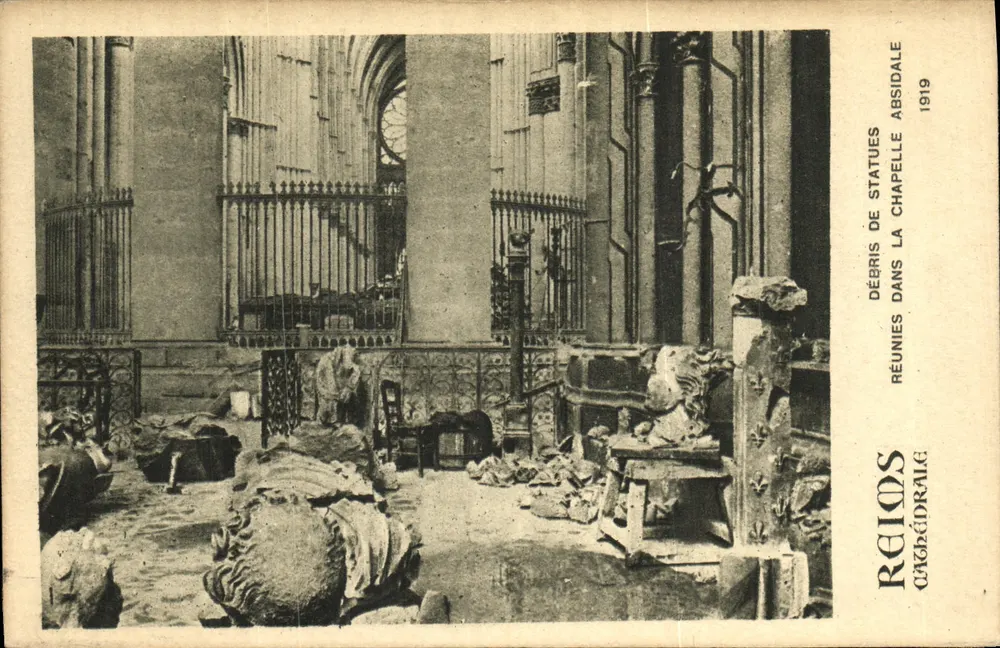 Trümmer von Statuen in der Apsidenkapelle — Réunies 1919 — REIOS CATHÉDRALE - Vorderseite
