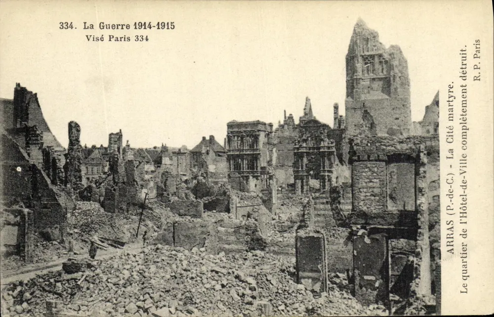 Arras (P.-de-C.) - Die zerstörte Stadtverwaltung — Visé Paris 334 - Vorderseite