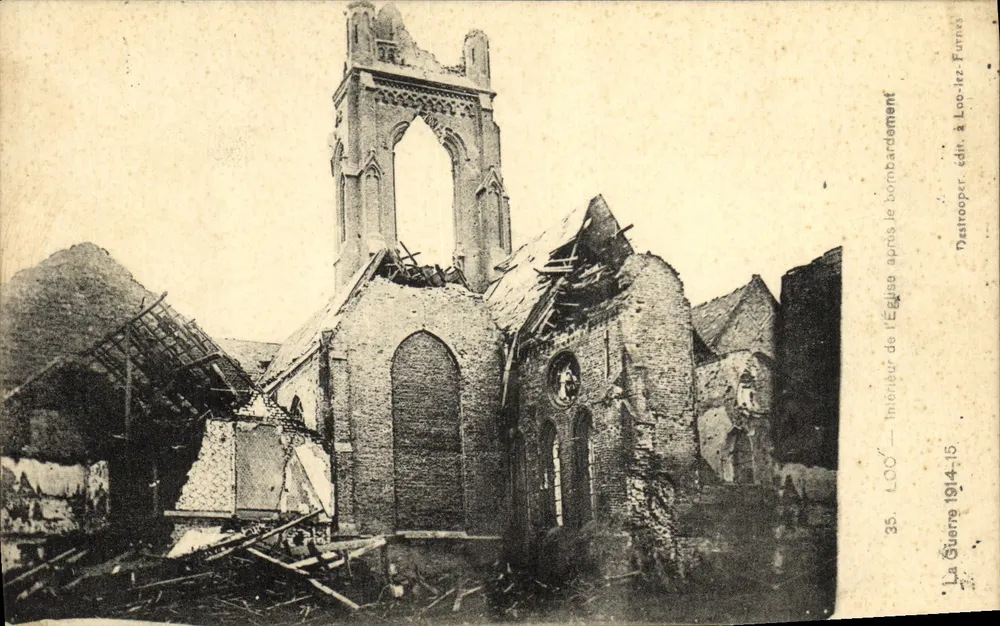 Innenraum der Kirche von Loo-les-Furnes — Zerstört nach dem Bombenangriff — Verlag Dastrooper, Nr. 35 - Vorderseite