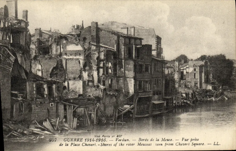 Ufer der Meuse in Verdun — Aufnahme von der Place Cheveri — Visé Parla n° 807 - Vorderseite
