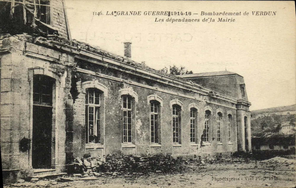 Verdun — Bombardement de la mairie — Phototypie Bardinier, Paris - Vorderseite