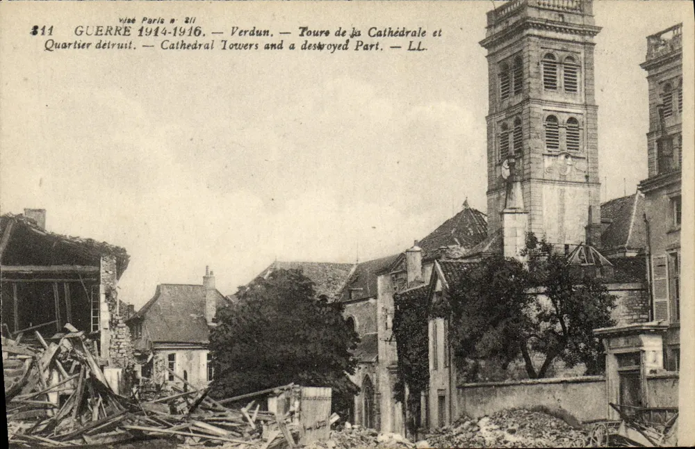 Verdun — Turm der Kathedrale und zerstörter Viertel — Vizée Paris n° 811 - Vorderseite