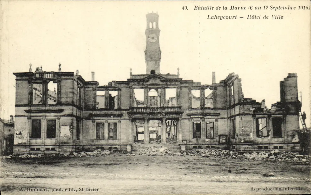 Laheycourt — Zerstörtes Rathaus — A. Humbert, Fotoverlag, St-Dizier - Vorderseite
