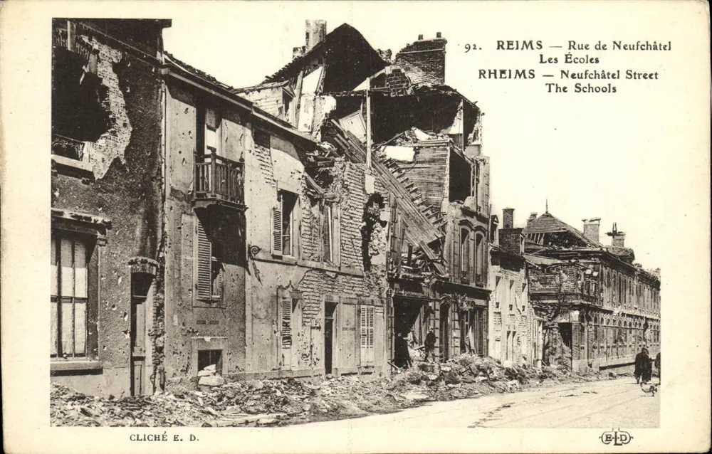 Reims — Rue de Neufchâtel — De Scholen — Cliché E.D. - Voorkant