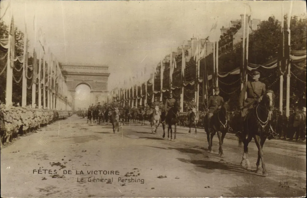 Feste der Sieges — General Pershing — E.H. Paris - Vorderseite
