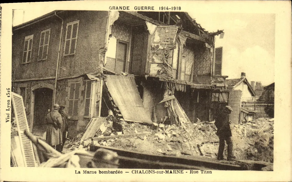 Die Marne bombardiert — CHALONS-sur-MARNE - Rue Titon — Visé Lyon 1516 - Vorderseite