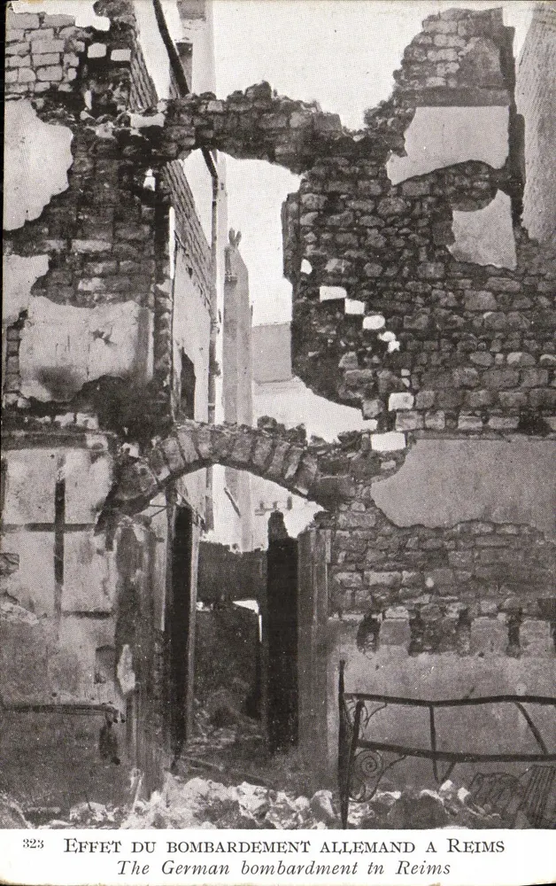 Wirkung des deutschen Bombardements in Reims — 323 — Verlag L. Paris - Vorderseite