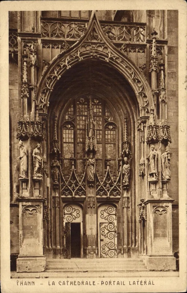 Thann — A catedral — Portal lateral - Frente