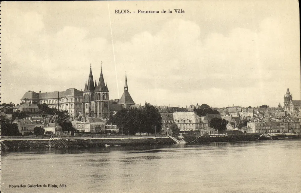 Blois - Panorama da Cidade — Nouvelles Galeries de Blois, édit. - Frente
