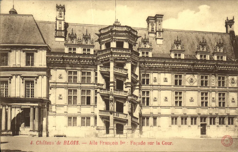 Château de Blois — Flügel von François Ier: Fassade zum Innenhof - Vorderseite