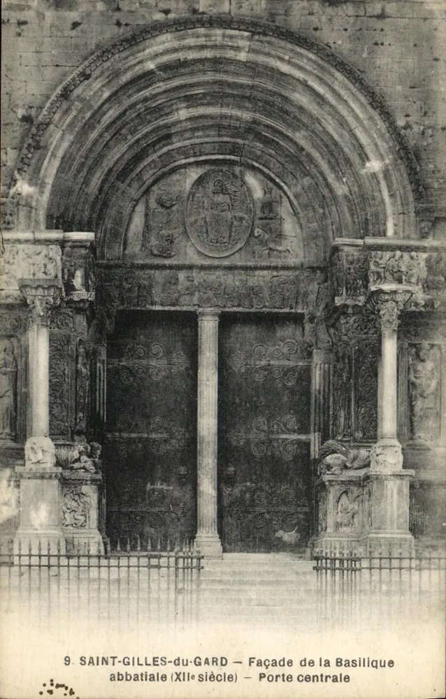 Saint-Gilles-du-Gard — Facha da Basílica Abbatial (século XII) — Porta Central - Frente