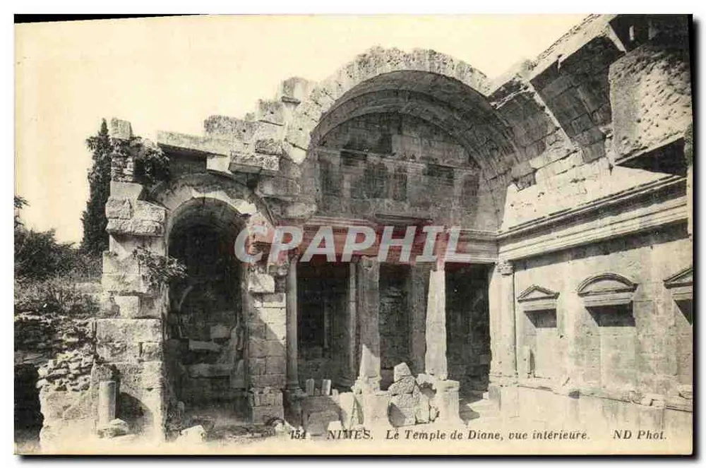 Nîmes — El Templo de Diana, vista interior — ND Phot. - Anverso