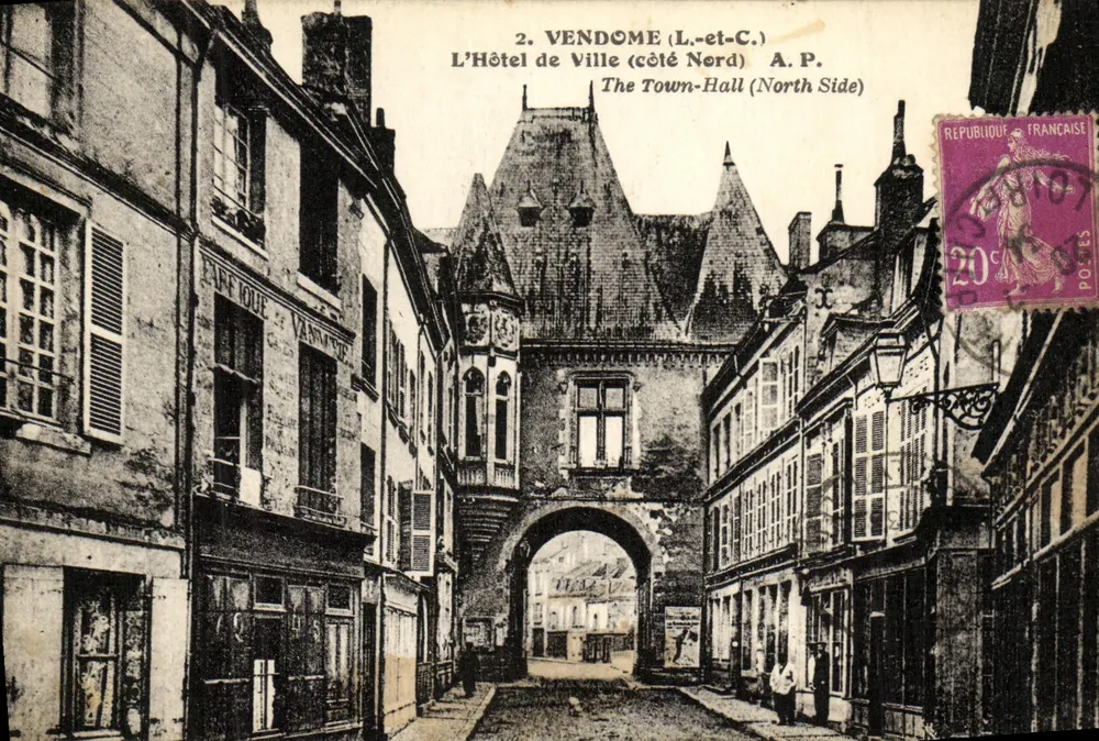 Vendôme (L.-et-C.) — Das Rathaus (Nordseite) — A.P. - Vorderseite