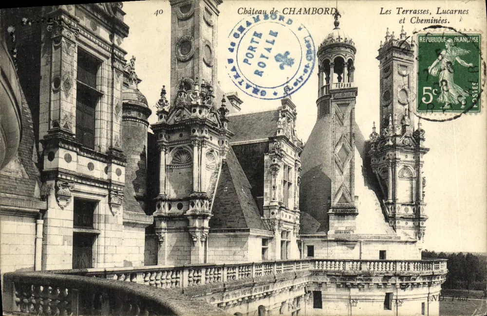 Schloss CHAMBORD — Die Terrassen, Giebel und Schornsteine — Königstor, Serie 40 - Vorderseite