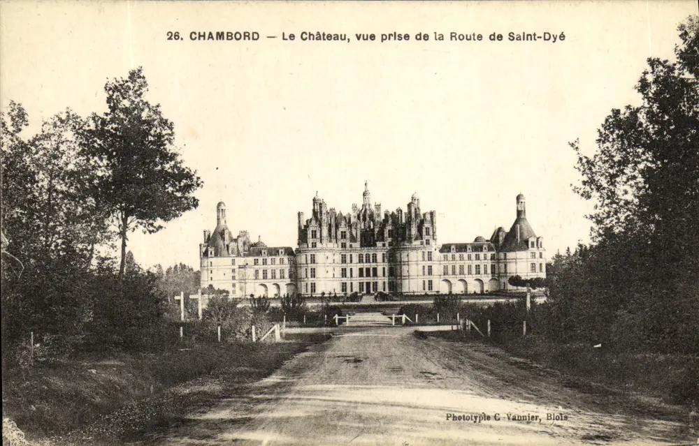Chambord — Das Schloss, Ansicht aus der Route de Saint-Dyé — Phototypie C. Vannier, Blois - Vorderseite