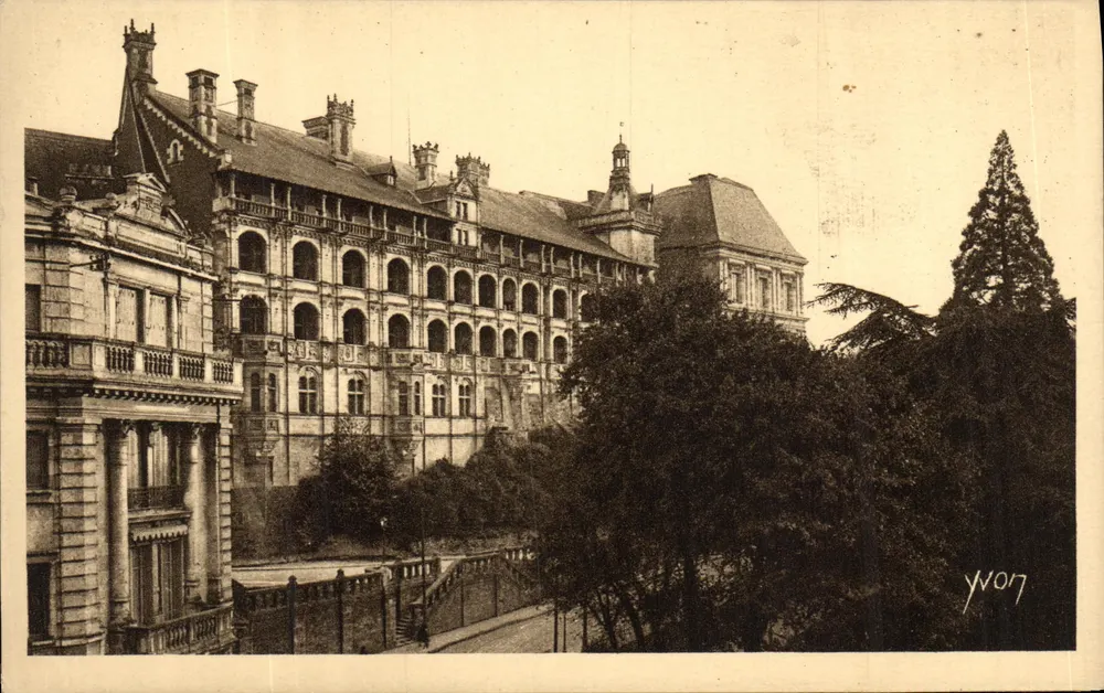 Schloss Blois — Flügel von François I — Künstlerische Ausgabe von YVON, Paris - Vorderseite