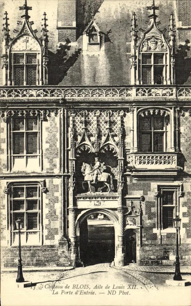 Schloss BLOIS, Flügel von Louis XII — Die Eingangstür — ND Pbot. - Vorderseite