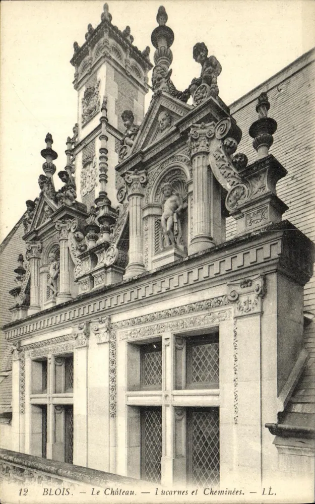 Blois — Das Schloss — Dachgauben und Kamine — LL. - Vorderseite