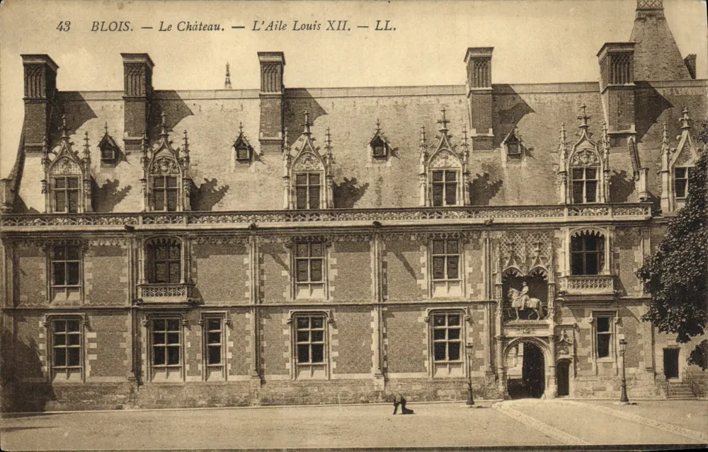 Blois — Das Schloss — Die Flügel Louis XII — LL. - Vorderseite