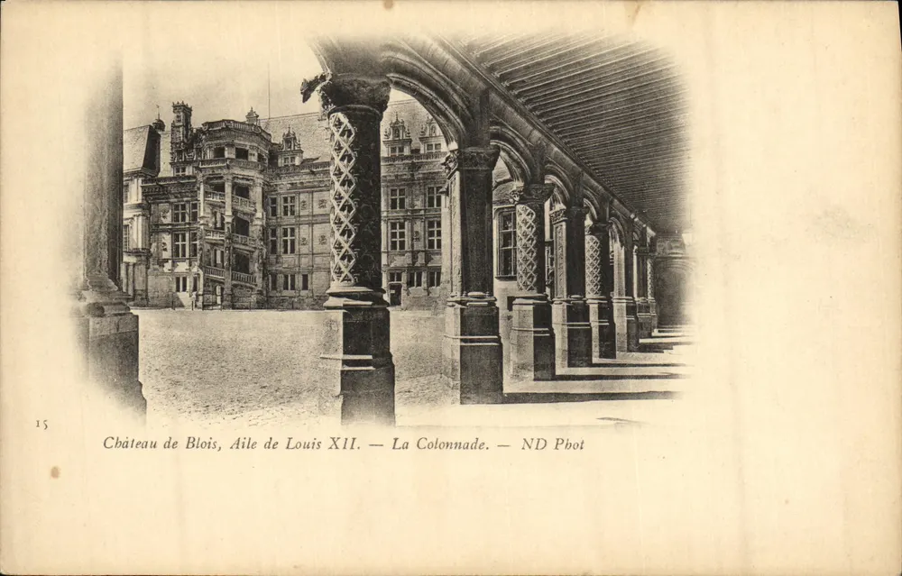 Schloss Blois, Flügel von Ludwig XII — Die Säulenreihe — ND Phot - Vorderseite