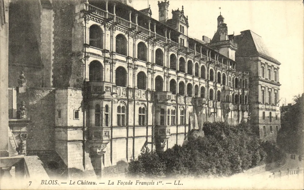 Blois — Das Schloss — Die Fassade von François Ier — LL. - Vorderseite