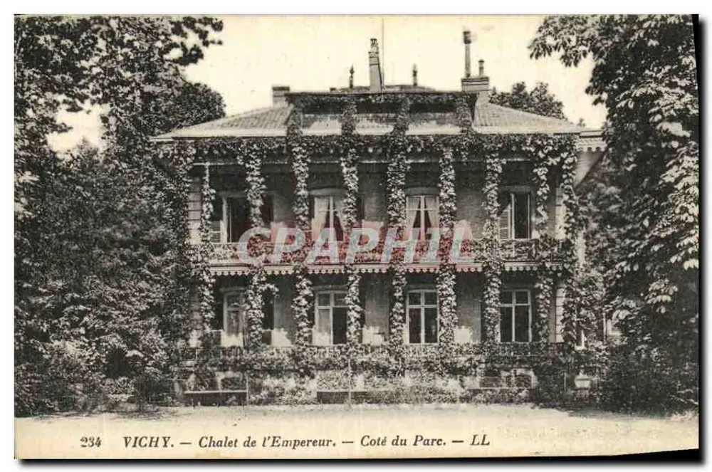 Vichy — Chalet des Kaisers — Parkseite — LL - Vorderseite