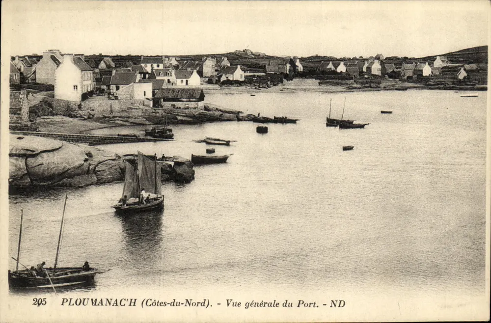 Ploumanac'h (Côtes-du-Nord) — Algemene uitzicht van de haven — ND - Voorkant