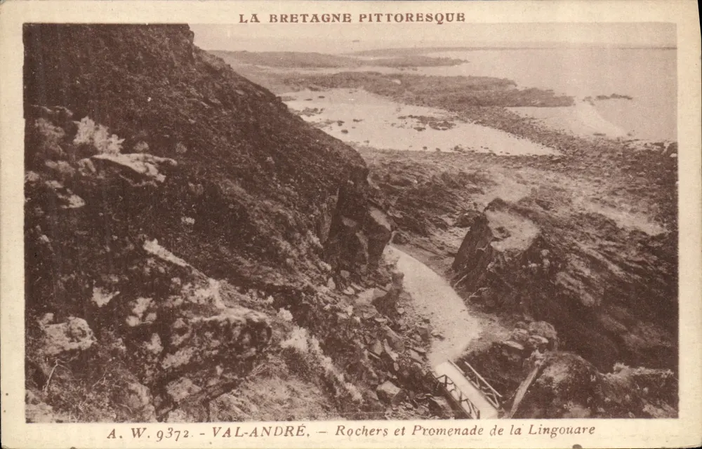 Felsen und Promenade der Lingouare — Val André — A.W. 9372 - Vorderseite