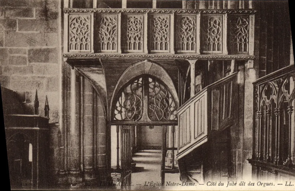 Lompnée — Die Kirche Notre-Dame — Seite des Jubés genannt Orgues — LL. - Vorderseite