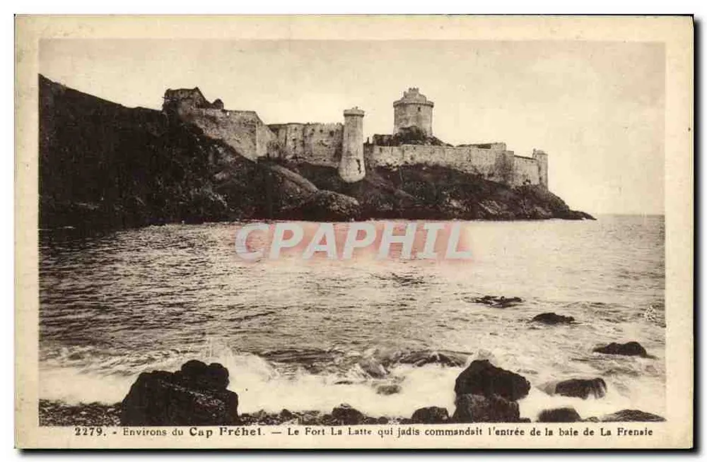 Vizinhança do Cabo Fréhel — O Forte La Latte que outrora comandava a entrada da baía de La Frenale — Laurent-Nel - Rennes - Frente