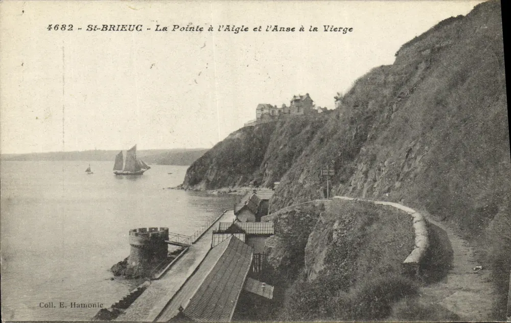St-BRIEUC - La Pointe à l'Aigle und l'Anse à la Vierge — Coll. E. Hamonic - Vorderseite