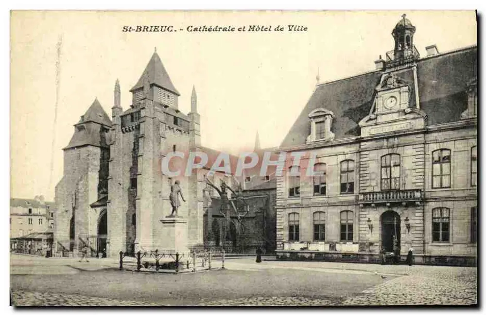 St-BRIEUC - Kathedrale und Rathaus - Vorderseite