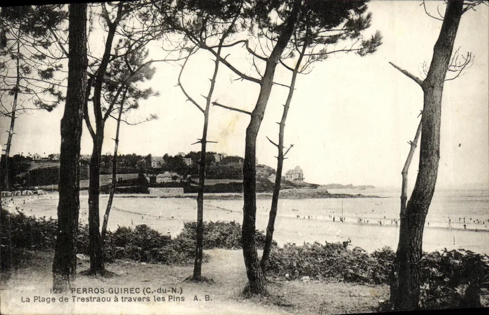 Trestraou Strand durch die Tannen — Perros-Guirec (C.-du-N.) — A. B. — n°122 - Vorderseite