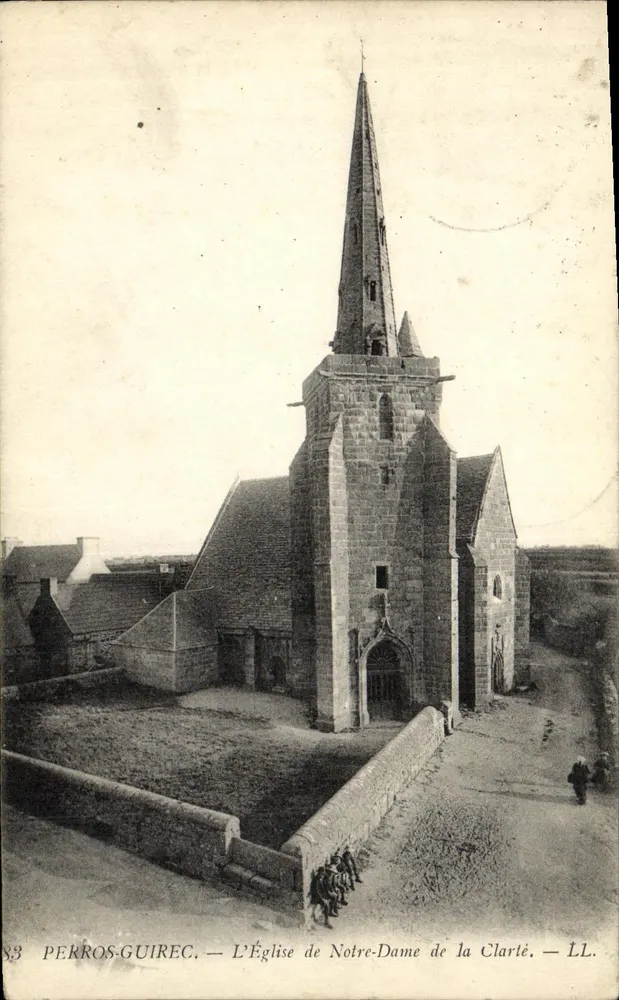 Perros-Guirec — Die Kirche Notre-Dame de la Clarté — LL - Vorderseite